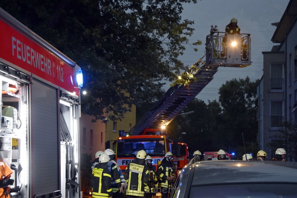 Feuer 2 Y Kellerbrand Koeln Ostheim Ruppinerstr P018.JPG - Miklos Laubert